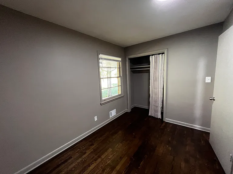 4010 Gladesworth Ln — Photo 5