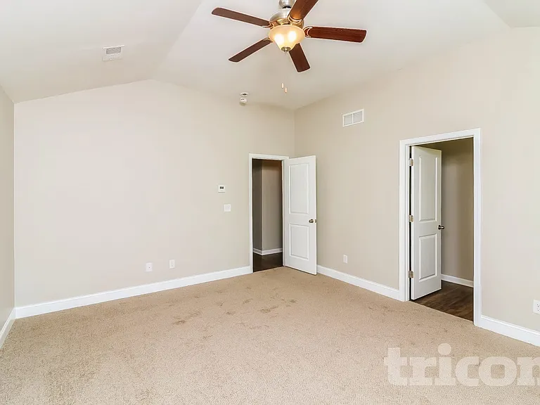 230 Margrave Dr — Photo 8