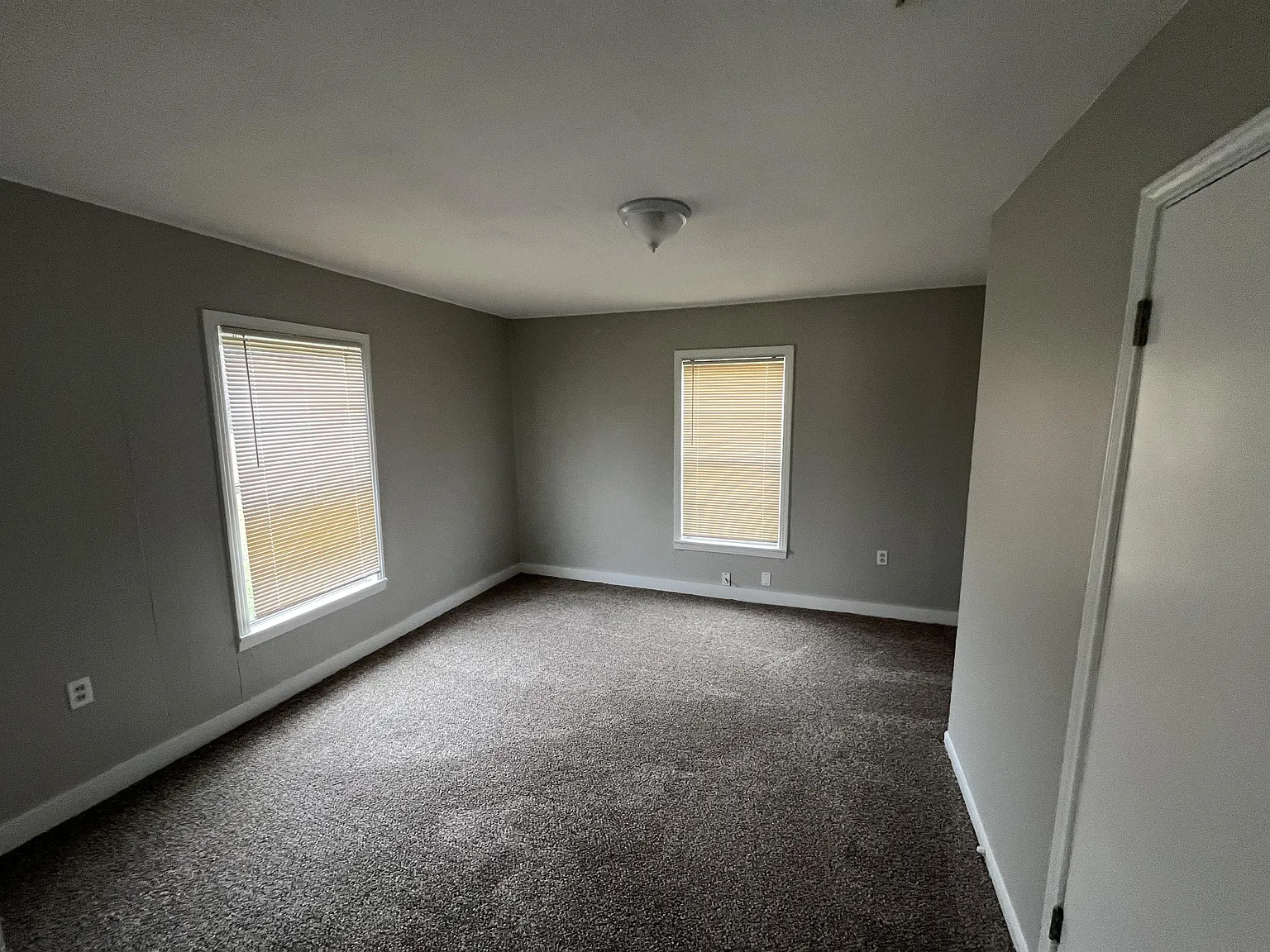 304 W Lincoln - 1 — Photo 4