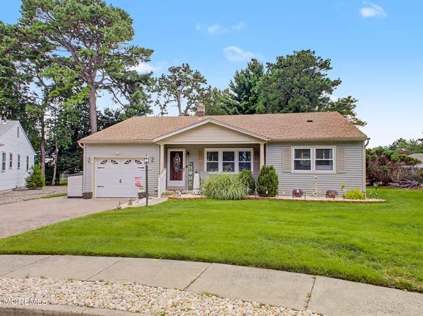 30 Bugle Court, Toms River, NJ 08757