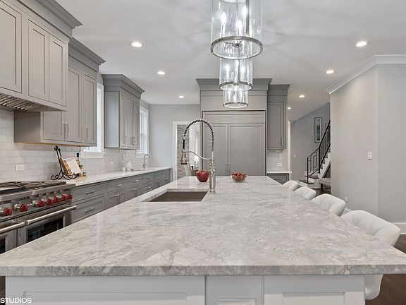 5th image of 3415 N Damen Ave