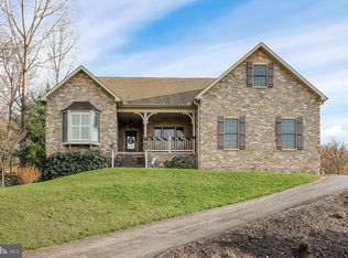 10988 Weatherstone Dr, Waynesboro, PA