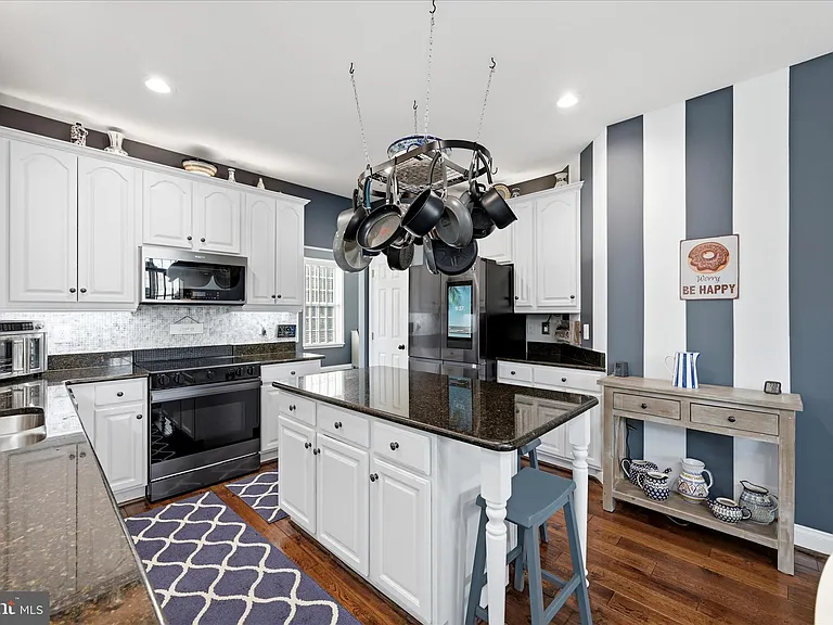 704 Seaton Ct SE — Photo 21