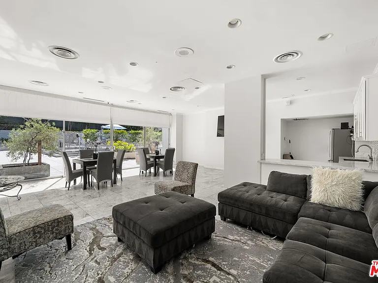 10450 Wilshire Blvd #5G — Photo 21