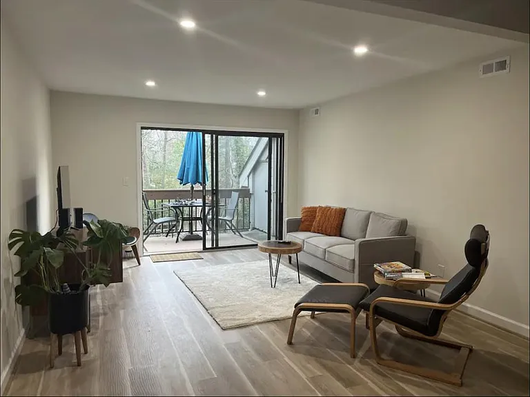 1506 Benjamin Pkwy — Photo 11