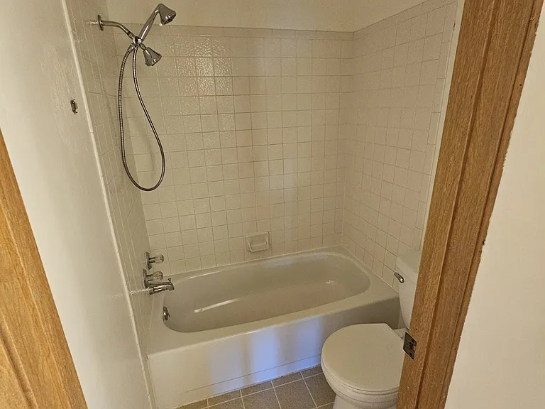 103 College Ct #D — Photo 15