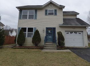 15 Holly Dr, Hamburg, NJ 07419