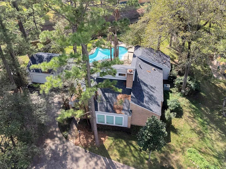 902 Golden Bear Ln — Photo 23