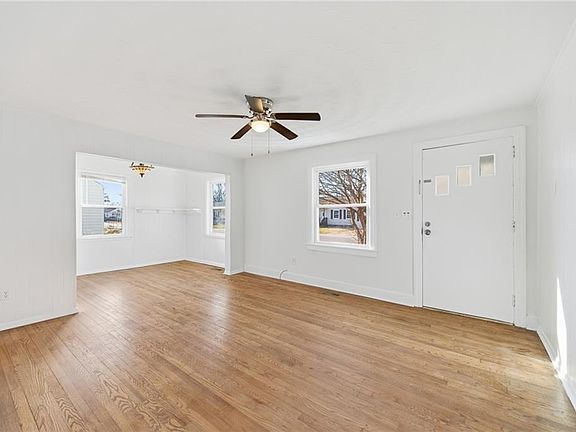 4th image of 428 Colonial Ave