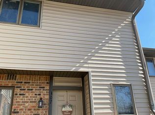 307 Foxfire Dr, Columbia, MO 65201