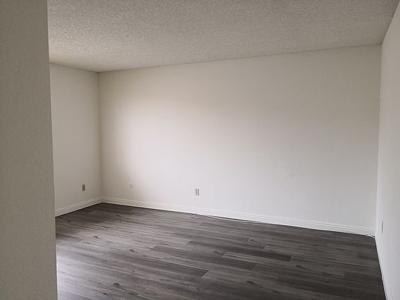 3rd image of 415 S Orange Ave APT I