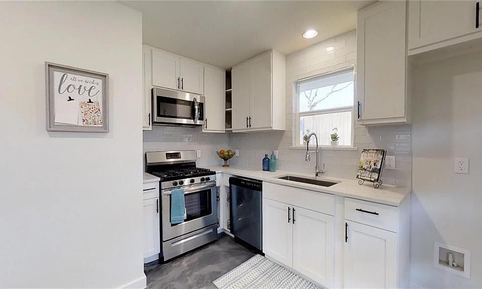 1st image of 1406 Brentwood St #2