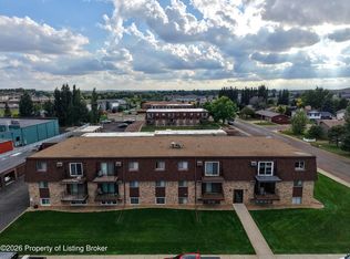679 19th St W APT 9, Dickinson, ND 58601