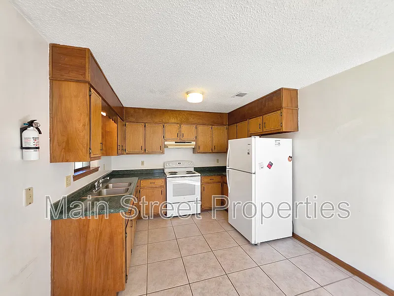 Chaffin — Photo 4