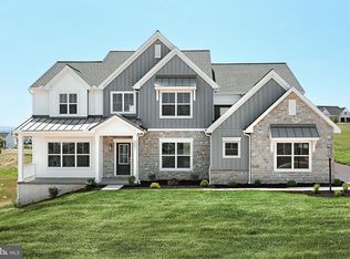 2031 N Fall Harvest Dr, Mechanicsburg, PA 17055