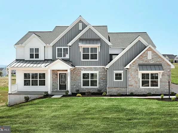 2031 N Fall Harvest Dr, Mechanicsburg, PA 17055