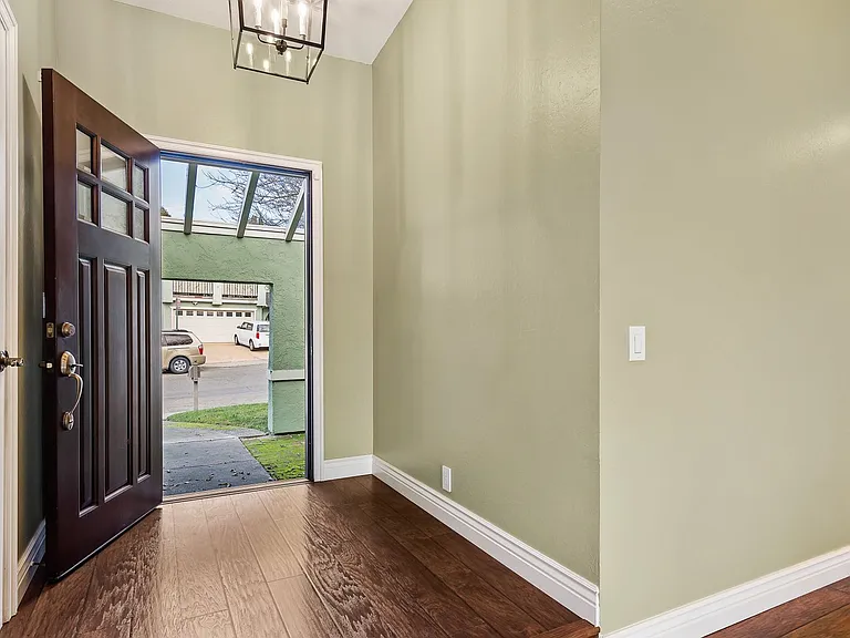 1220 Monte Vista Ct — Photo 4