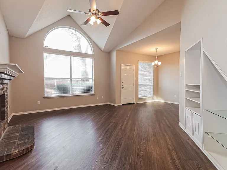 2840 Helen Ln — Photo 5