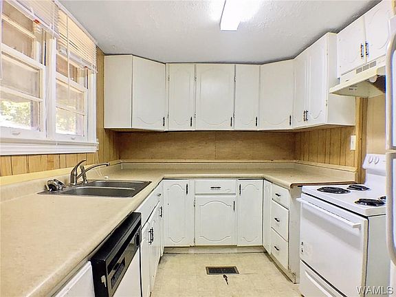 5th image of 3310 Alabama Ave NE