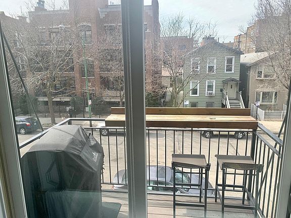 Front facing patio with countertop