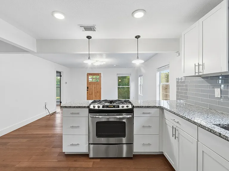 1137 Nickols Ave — Photo 12