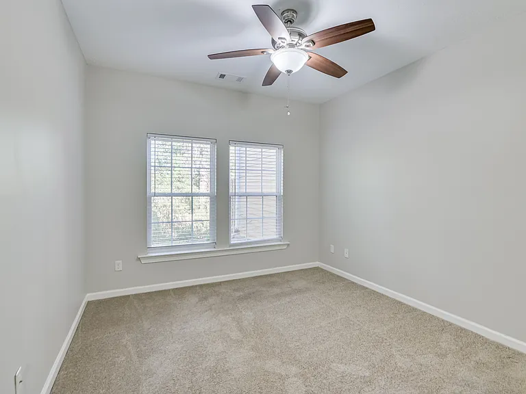 1 Bedroom: Bedroom