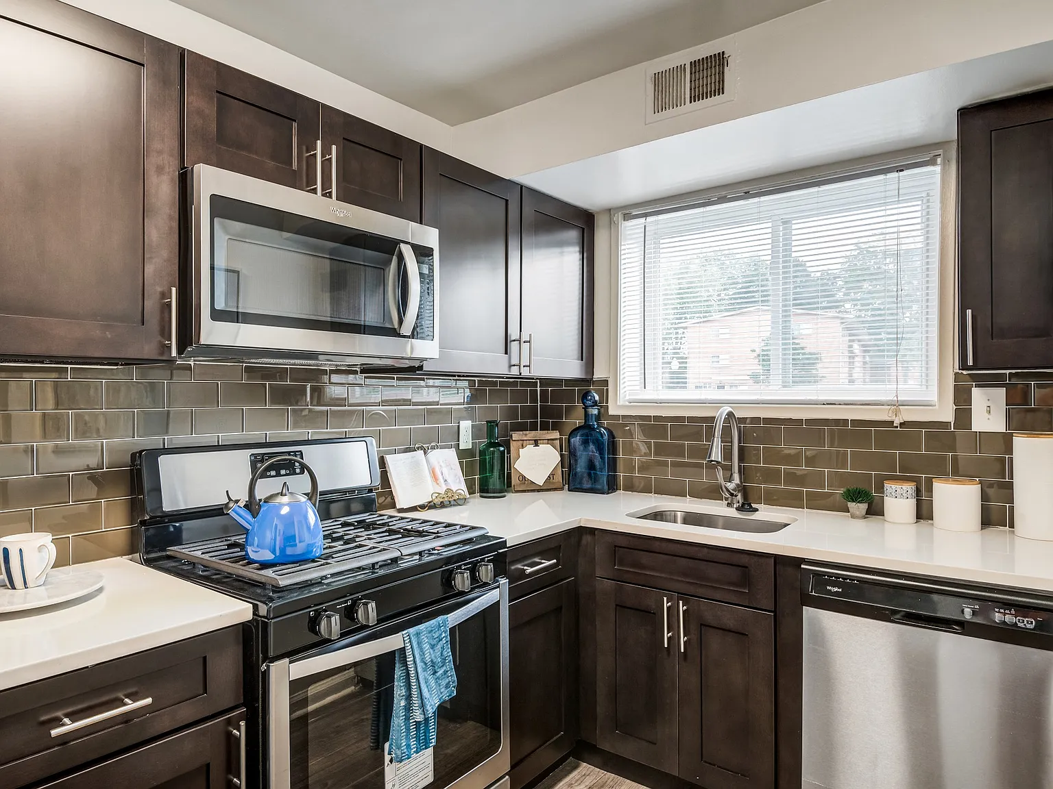 Lynbrook at Mark Center Apartment Homes — Photo 1