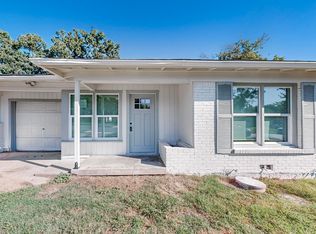 5517 Van Natta Ln, Fort Worth, TX 76112