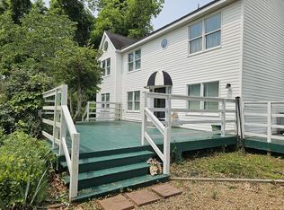 107 Pulaski St, Yorktown, VA 23690