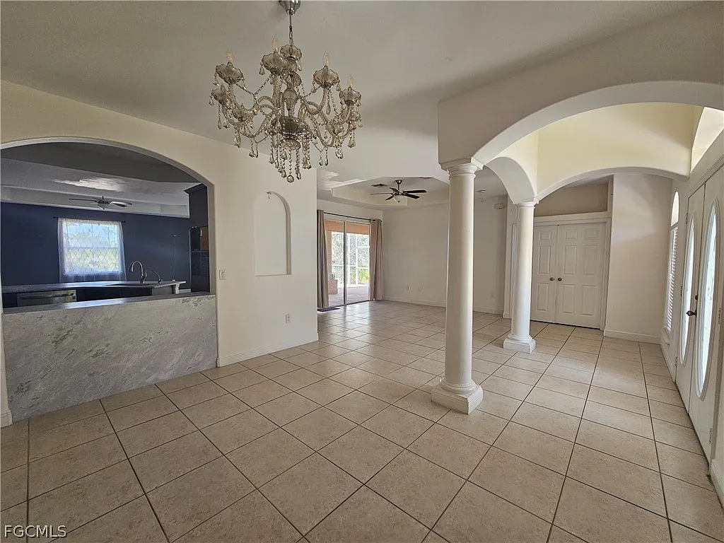 3 bed, 2.0 bath, 2192 sqft, $2,750 — Photo 2