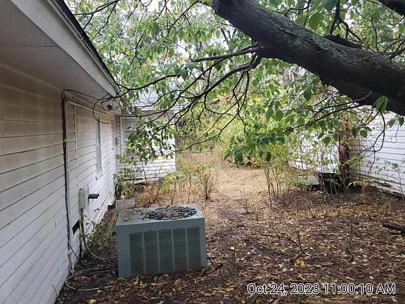5th image of 108 W Mountain Ave