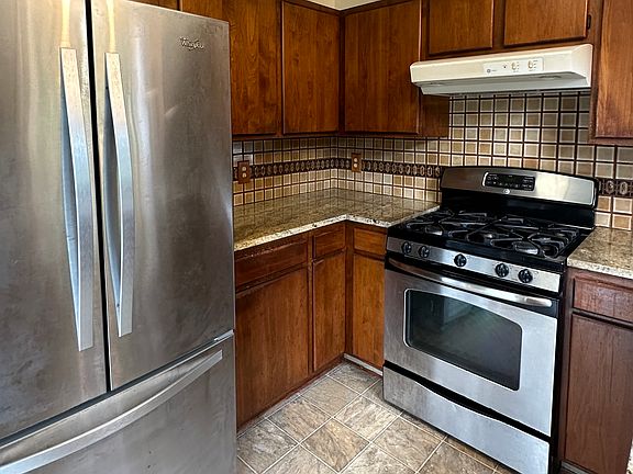 Tons of cabinets... more not in photo