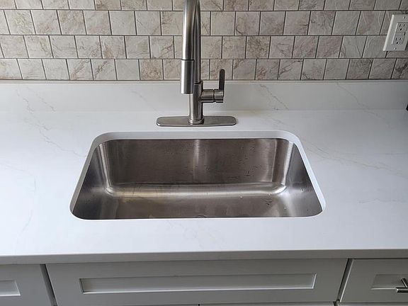 5th image of 6757 Woodley Rd