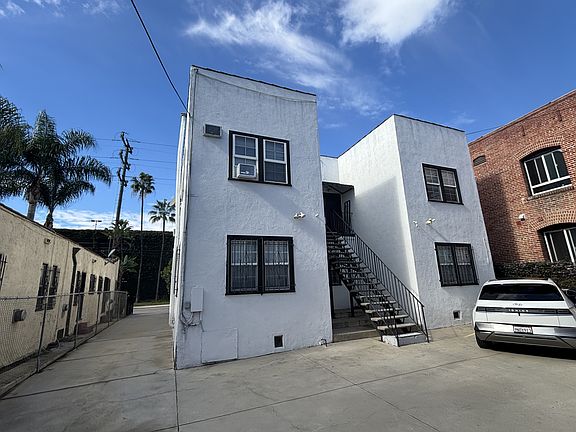 2nd image of 762 N Van Ness Ave #1/4