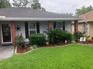 130 Riverview Dr, Saint Rose, LA 70087