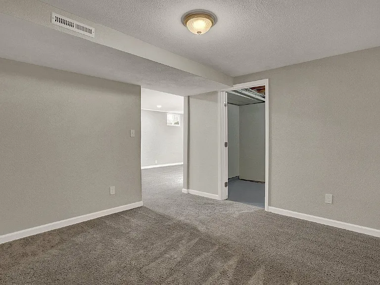 817 Westmoor Dr — Photo 16