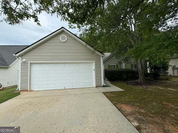 128 Shadowbrooke Cir, Loganville, GA 30052