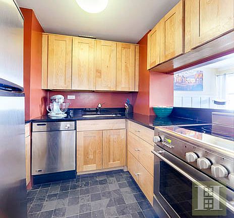 2nd image of 23 10th St APT 422