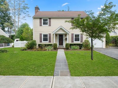 128 Charles Street, East Williston, NY, 11596