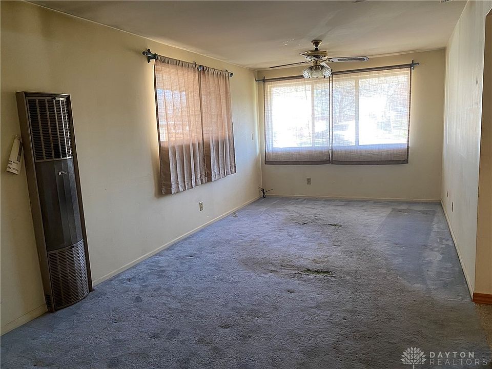 2nd image of 50 Glenada Ct