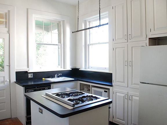 5th image of 2703 Kensington Ave