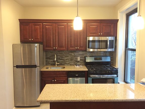 4th image of 713 Halsey St #1