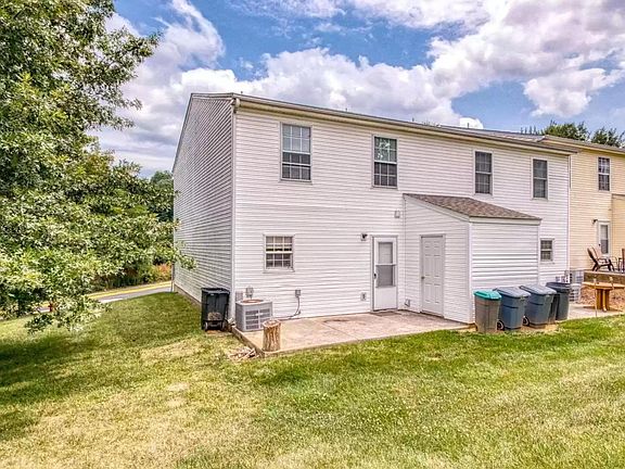 3rd image of 1423 Jennifer Dr #1