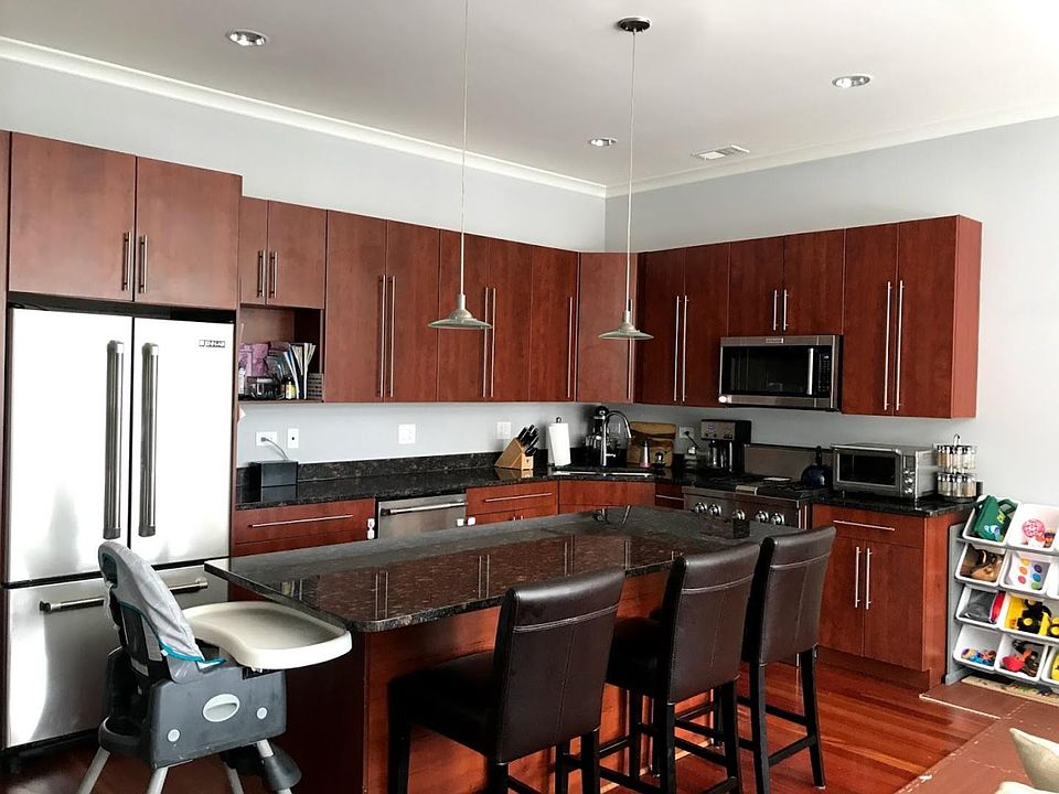 1st image of 1631 N Milwaukee Ave APT 1