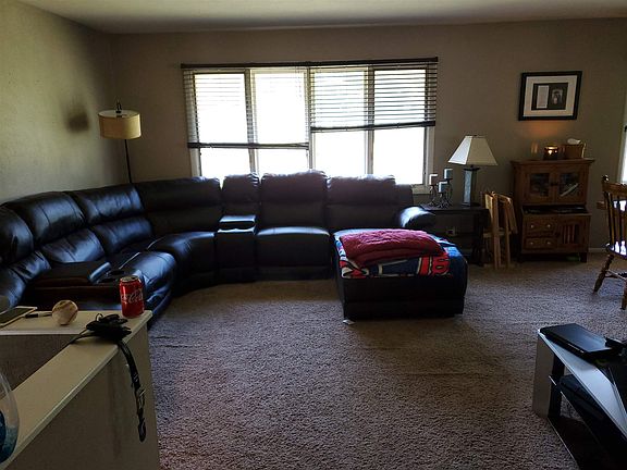 3rd image of 5 Essex Ln