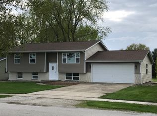 505 S 5th St, Saint Joseph, IL