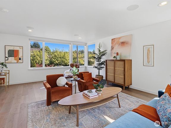 3rd image of 2415 NE 77th Street