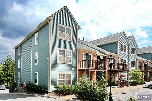 1st image of 397 Cambridge Dr