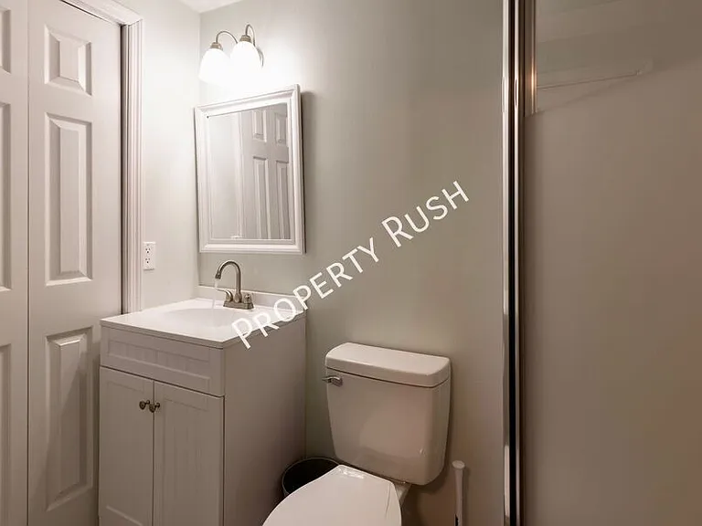 2290 Malibu Dr SE #B — Photo 12