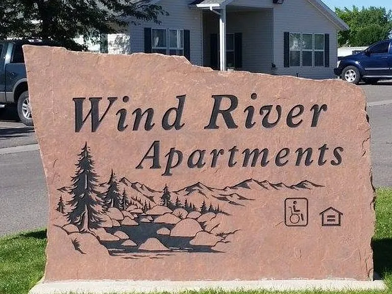 Wind River Apartments — Photo 8